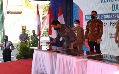 Wujudkan Sekolah Digital, Mendikbudristek Resmikan Fasilitas Baru Tiga SMK di Surakarta